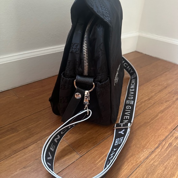 New, never used, Givenchy Black Diaper Bag with Logo Strap - Picture 2 of 8
